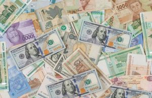 business-financial-concept-stack-money-background-flat-lay (1) (1) (1) (1)